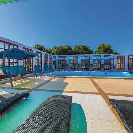 One-bedroom In Okrug Gornji 아파트