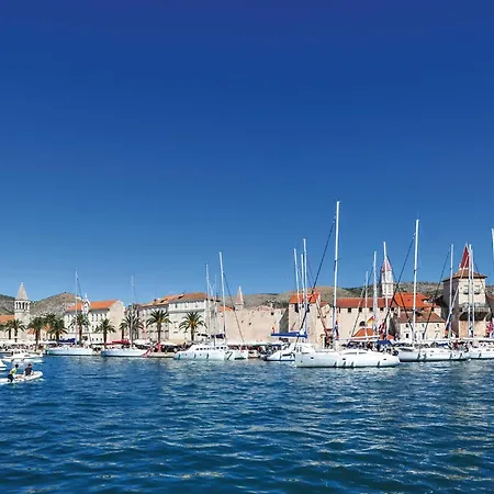 One-bedroom In Okrug Gornji * 트로기르