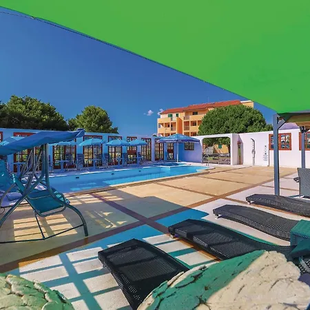 One-bedroom In Okrug Gornji 아파트 *