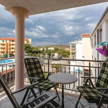 One-bedroom In Okrug Gornji 아파트