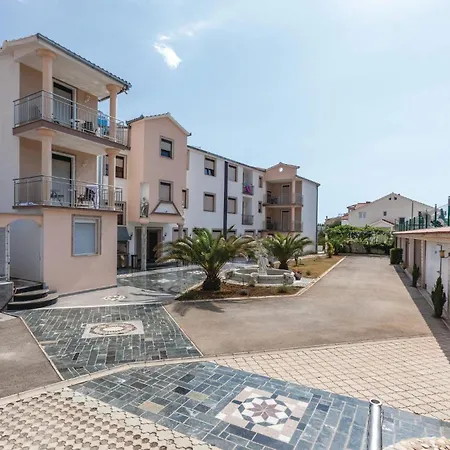 아파트 One-bedroom In Okrug Gornji